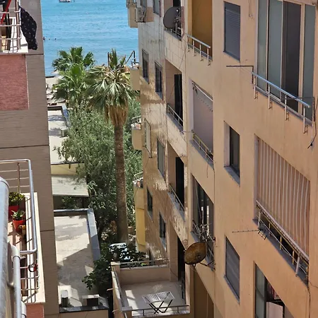 Bral 5 - Beachfront
