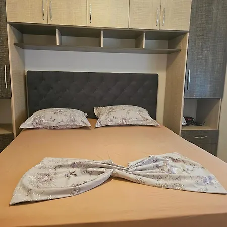 Bral 5 - Beachfront شقة *